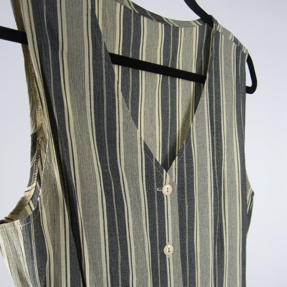 Striped, lightweight vest with adjustable back tie - Picture 6 of 7